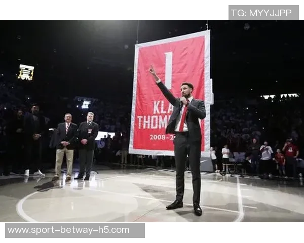 三年前的今天克莱汤普森三分雨倾洒勇士主场助力逆转胜利 三年前的今天克莱汤普森三分雨倾洒勇士主场助力逆转胜利